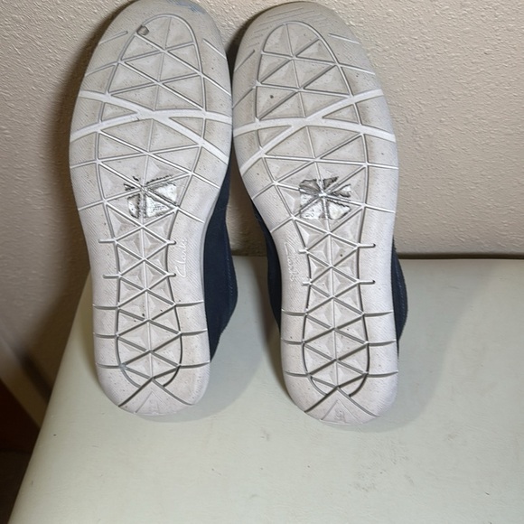 Clark’s all suede loafers size 8 1/2 - Picture 8 of 8